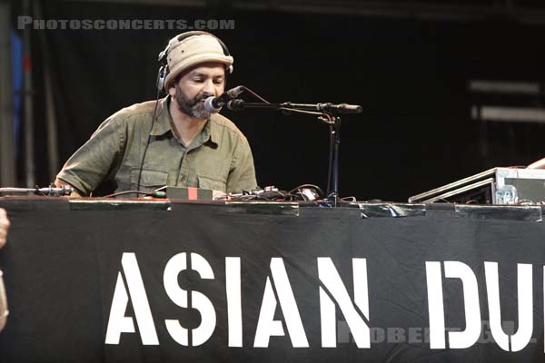 ASIAN DUB FOUNDATION - 2005-09-09 - LA COURNEUVE - Parc Departemental - Grande Scene - 